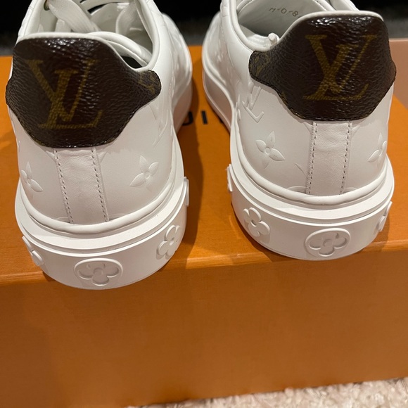 Louis Vuitton Sneakers - Picture 6 of 7